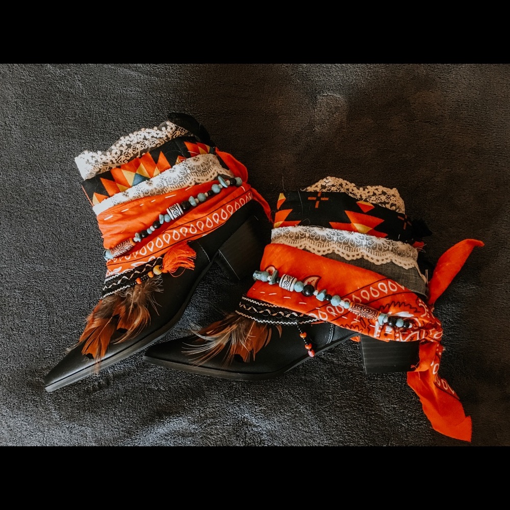 Upcycled boho boots - Picture 2 of 5